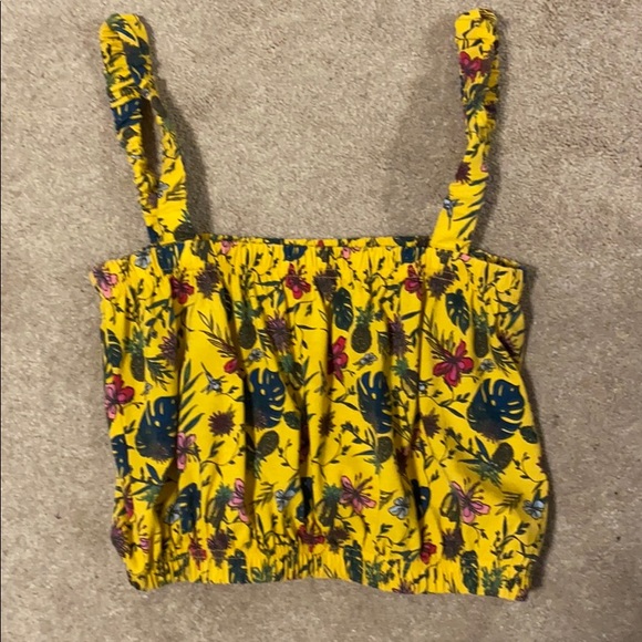 Cropped Tank Tops - Picture 4 of 4